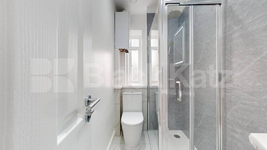 Newly refurbished one bed within walking distance to Paddington & Bayswater Gloucester Terrace, Bayswater